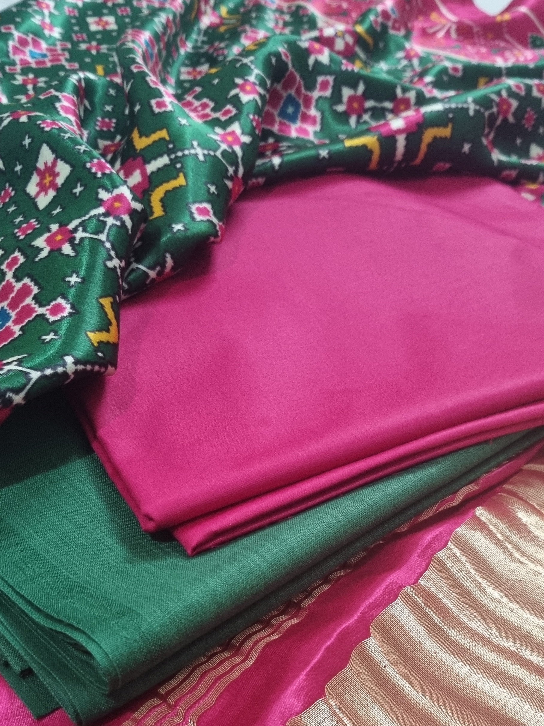 Gajji silk Patola print dupatta in pink and green with golden Zari pallu – Tantuvanacrafts