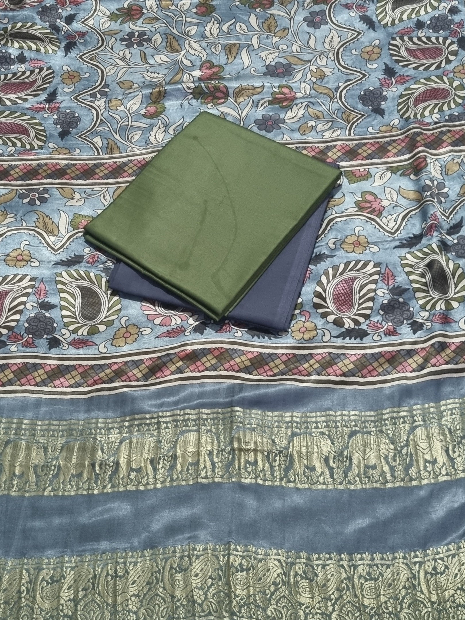 Kalamkari print Gajji Silk dupatta with forest green and beige-gold cotton silk suit material – detail shot