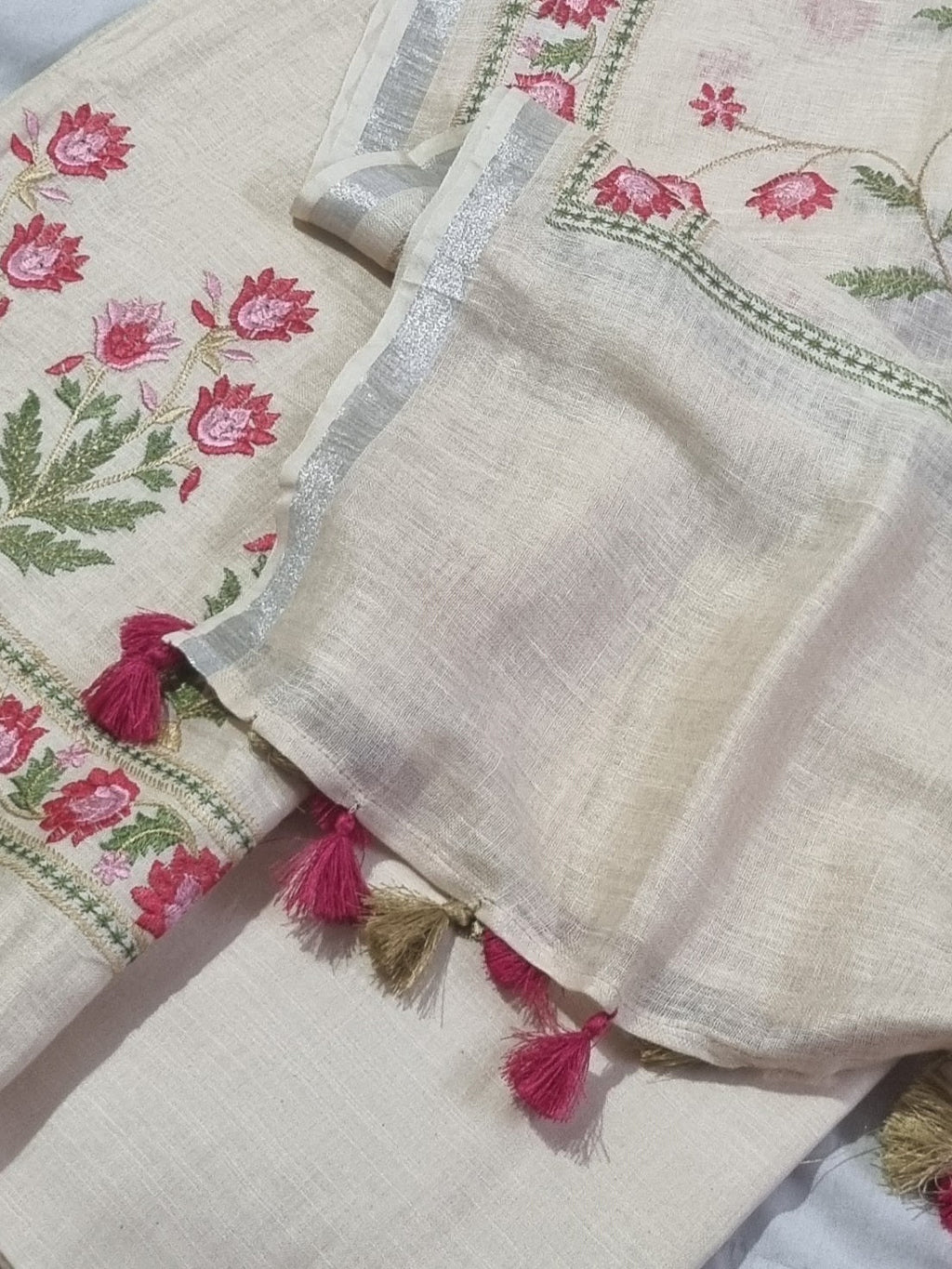 Indian Handloom 3-Piece Unstitched Suit – Pale Yellow Linen with Floral Machine Embroidery