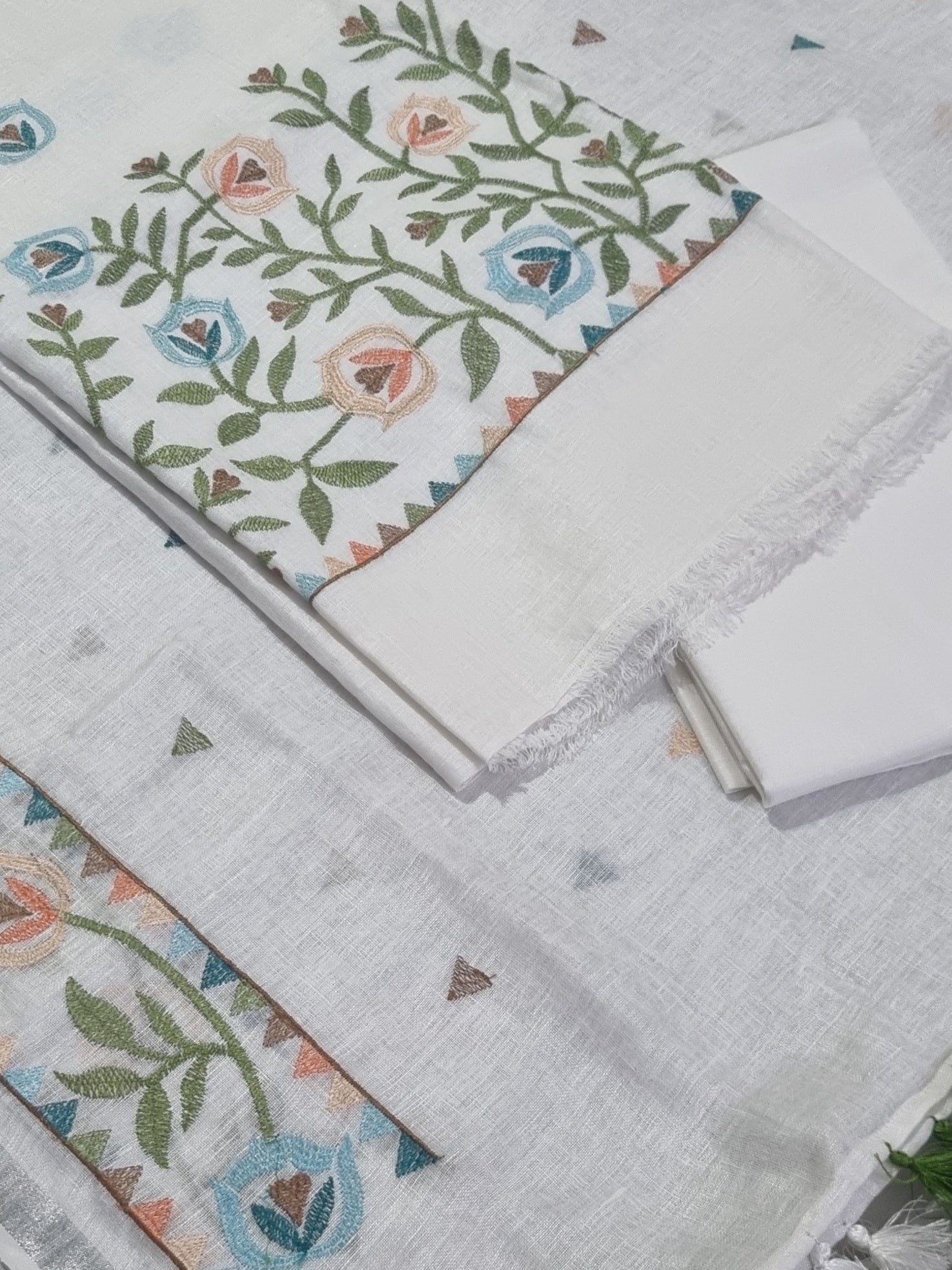 White Linen Unstitched Suit – Floral Embroidery Detail Indian Handloom