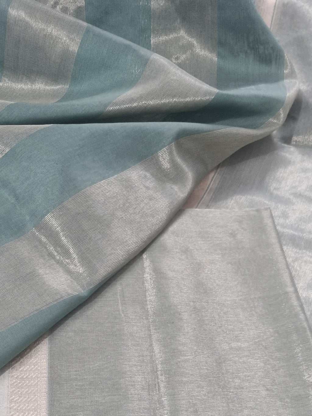 Handloom Maheshwari Silk Zari Suit Set Powder Green – Detail View