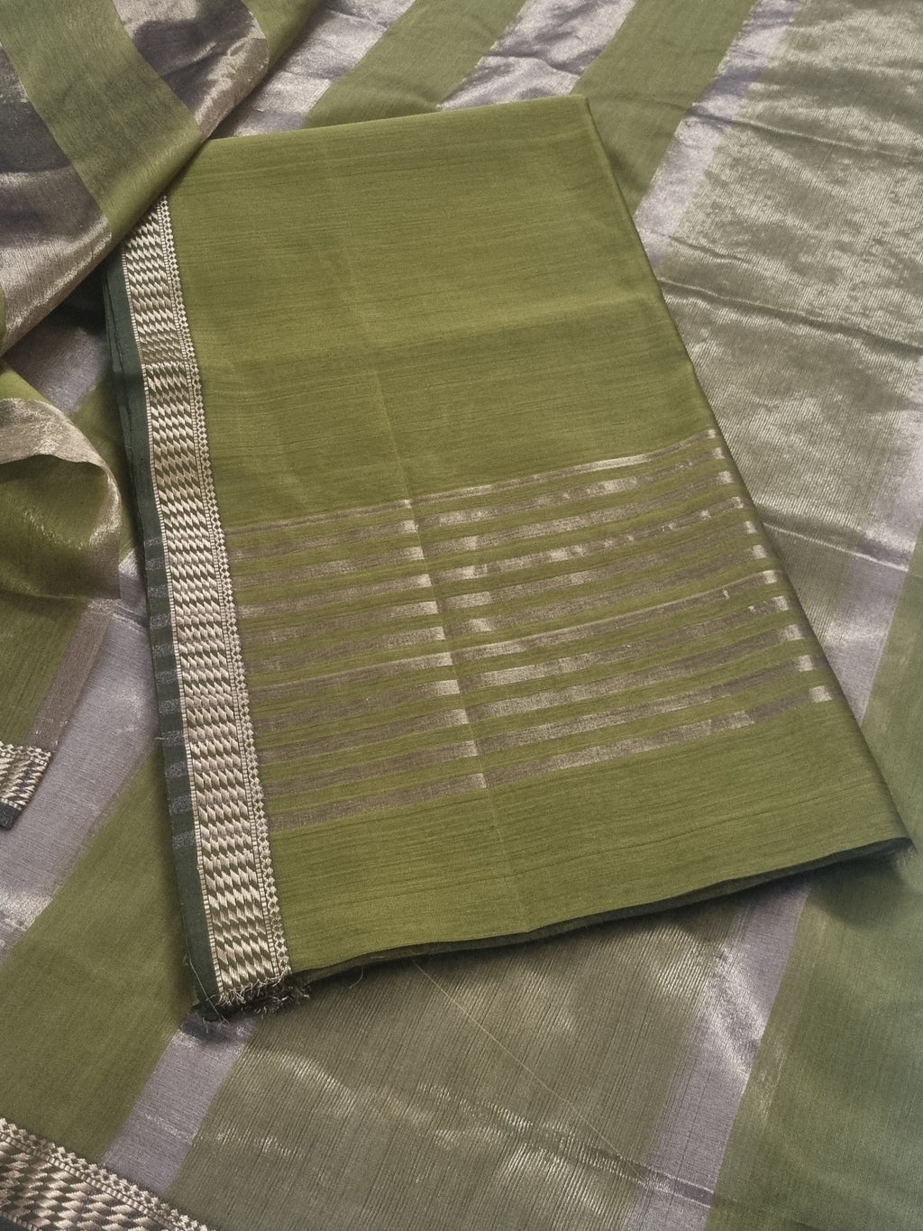 Maheshwari Silk Zari dupatta in mehandi green – sheer silk with gold Zari border detail