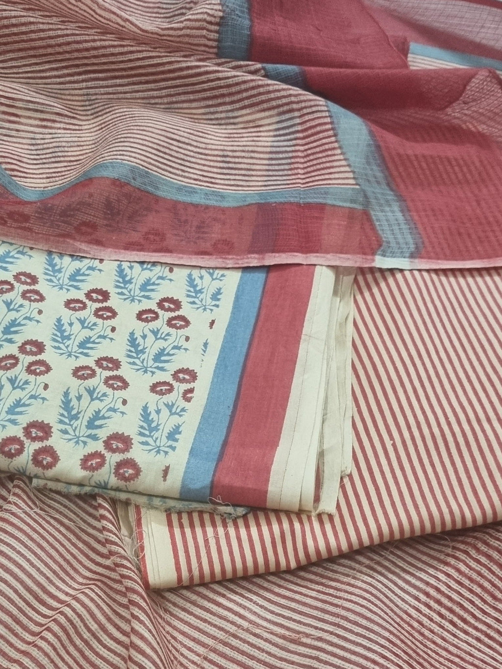Block Printed Kota Doria Dupatta – Beige Blue & Red – Indian Handloom – Detail