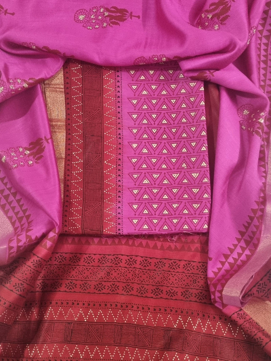Pink & Red Block-Printed Maheshwari Dupatta with Golden Woven Border