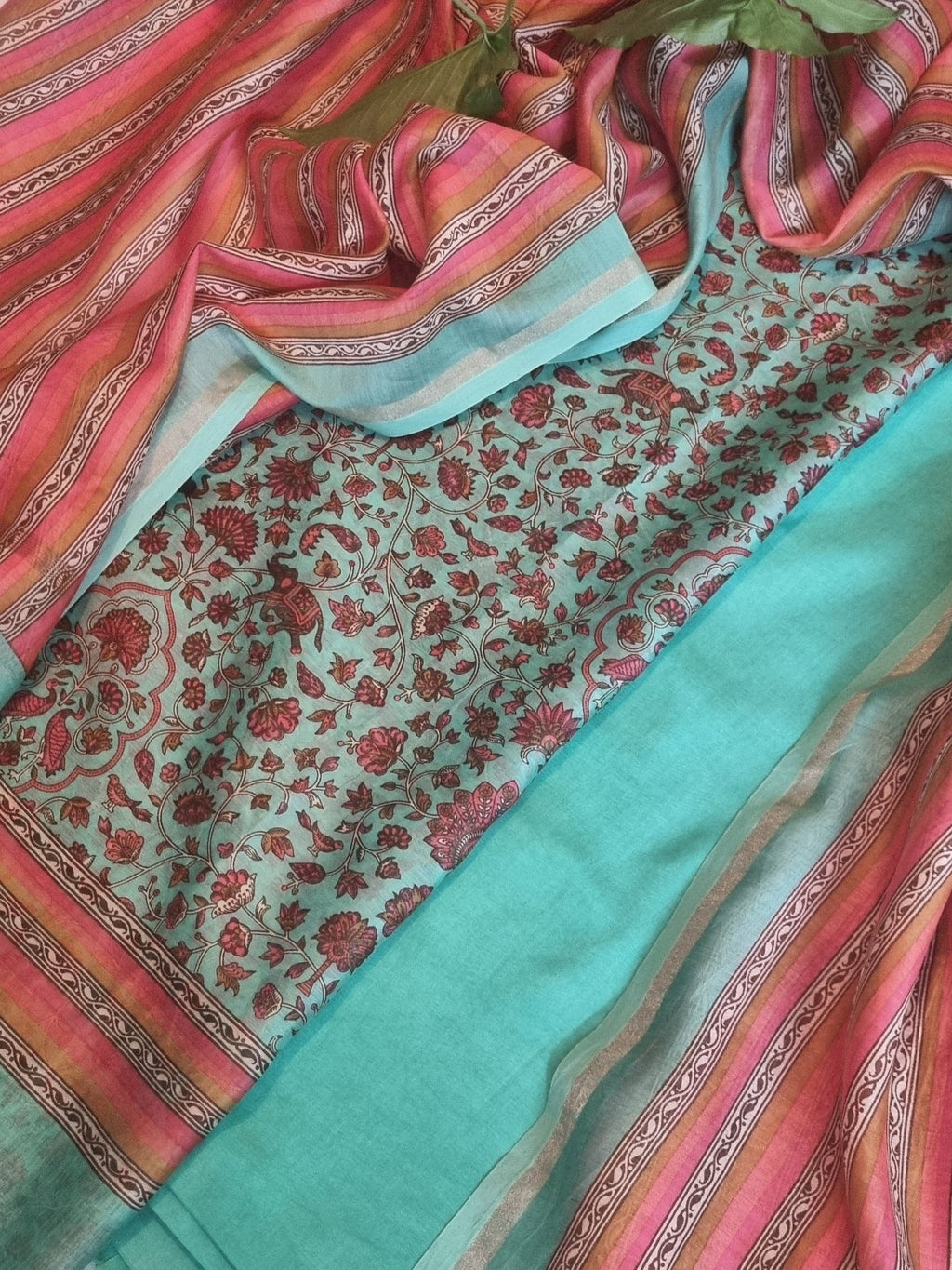 Indian handloom Chanderi silk 3-piece unstitched suit – Floral Mughal print detail