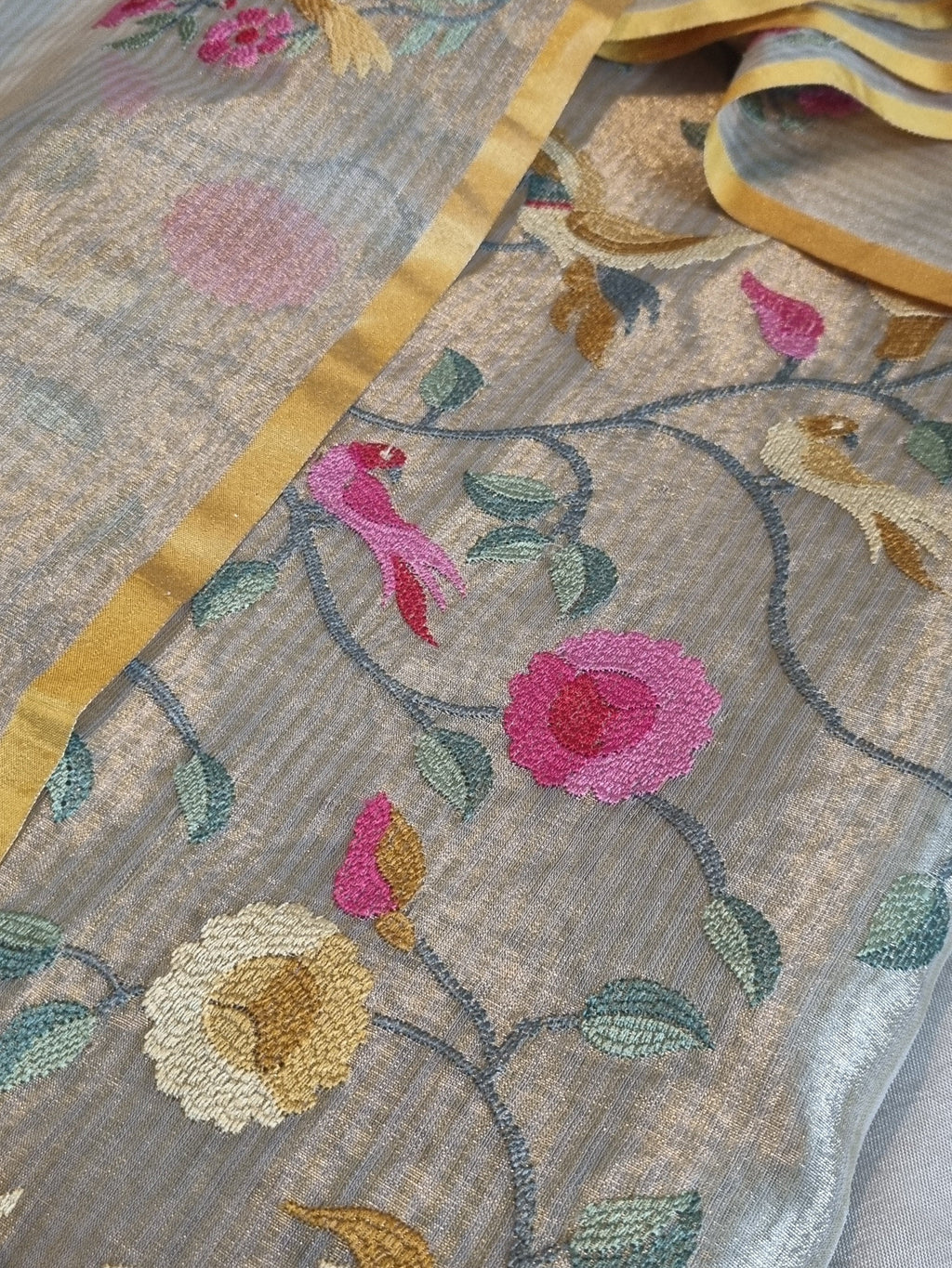 Side drape – gold Indian handloom unstitched suit with embroidered border