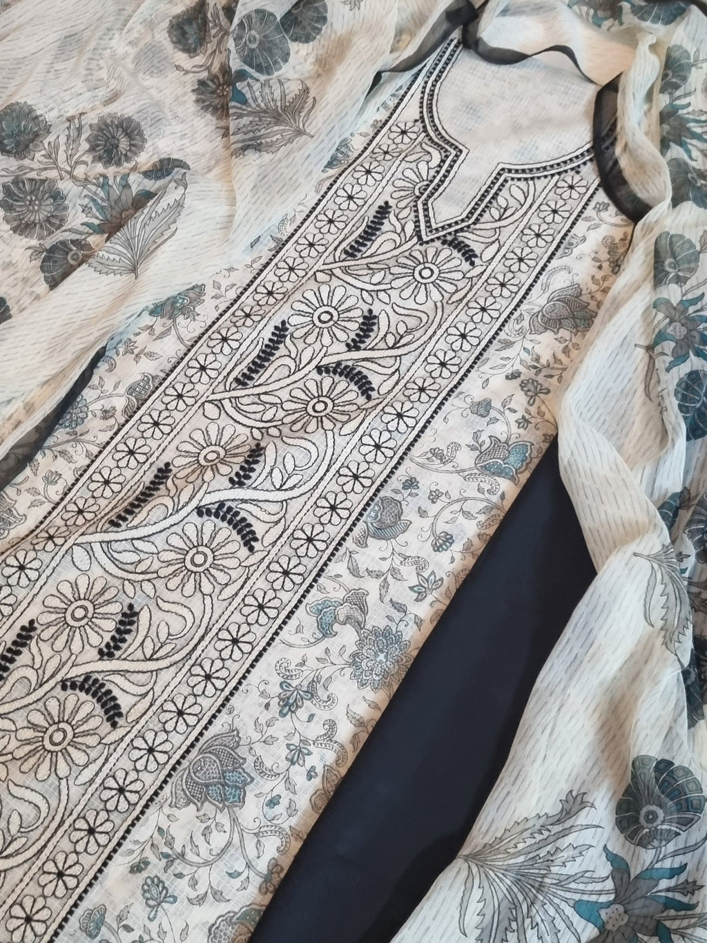 Indian handloom Kota 3-piece suit set in off white and black – full look