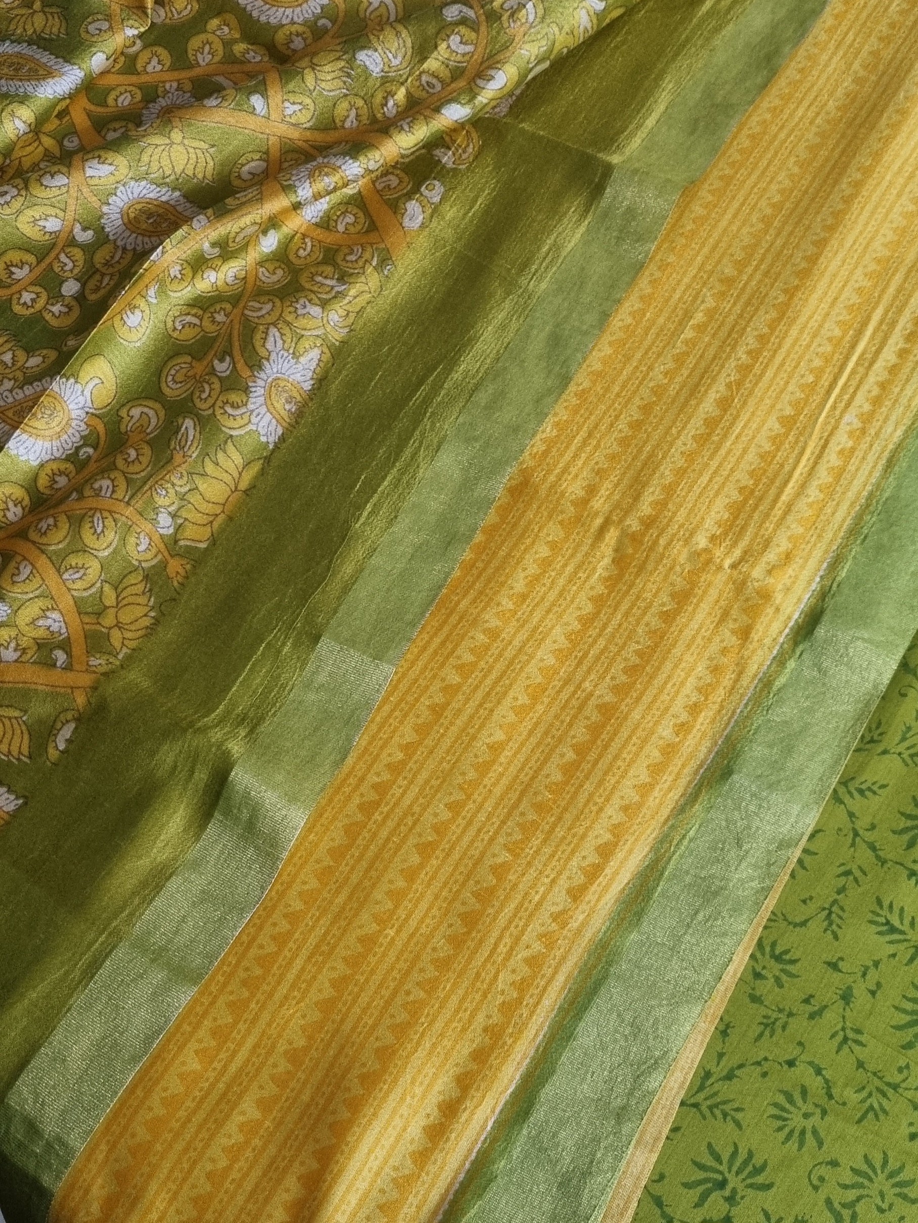 Maheshwari Silk 3-Piece Suit Set – Dupatta and Fabric Close-up, Yellow Green