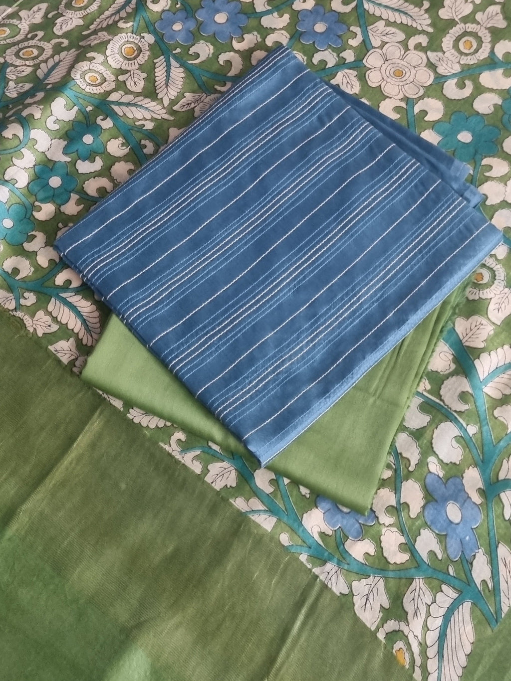 Artisanal Kalamkari Chanderi silk suit set – fabric and print close-up
