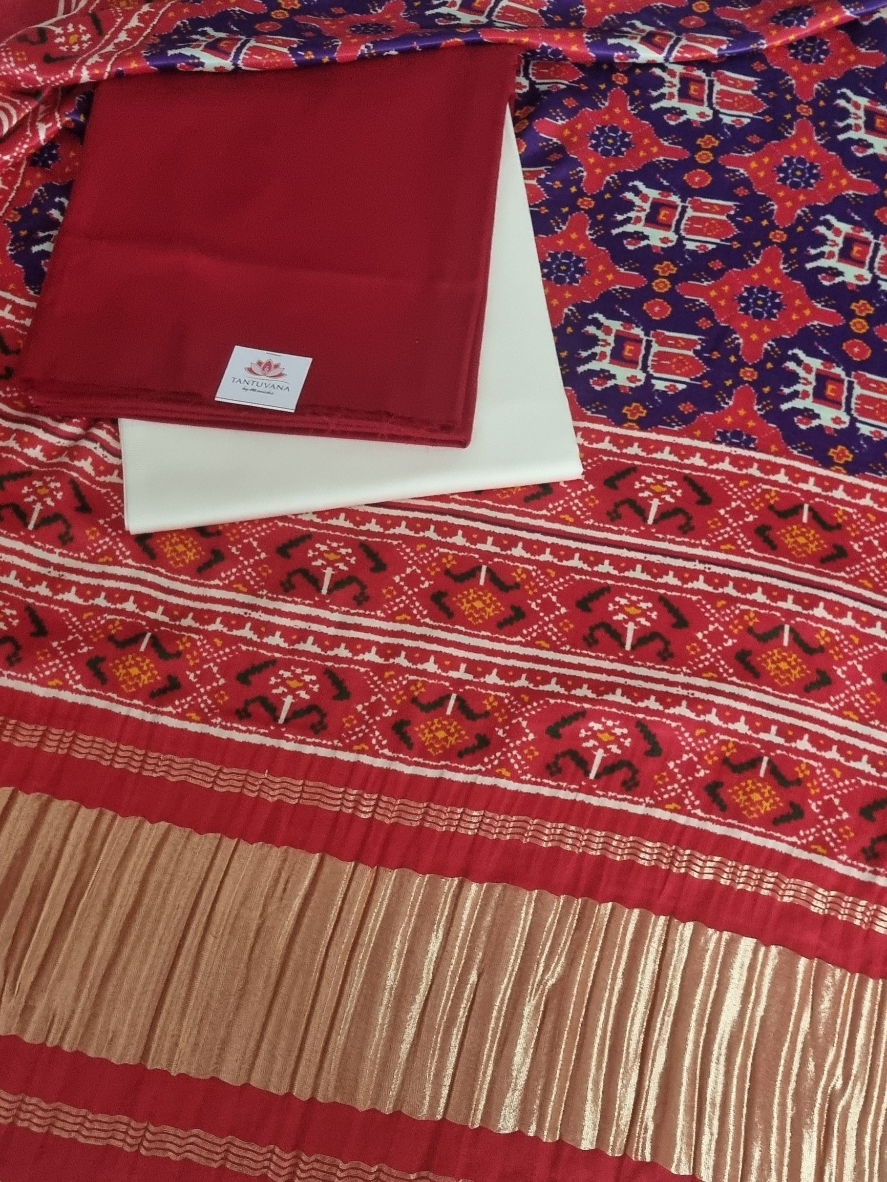 Red cotton silk kurta fabric with Patola print Gajji silk dupatta – unstitched set detail