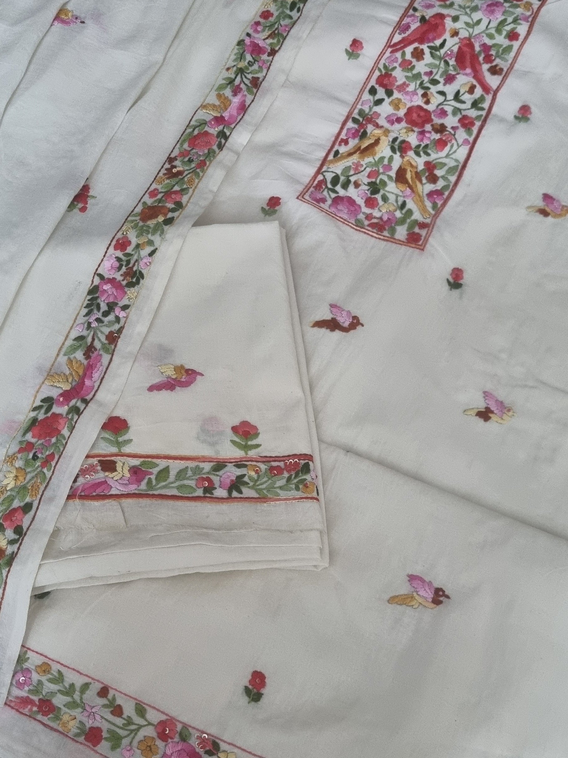 Red bird Parsi Gara embroidery on Indian handloom cotton suit set – close-up detail