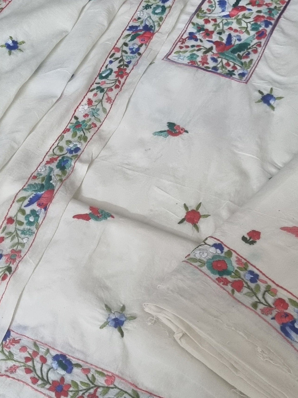 Green blue floral Parsi Gara embroidery on Indian handloom cotton suit set – close-up detail