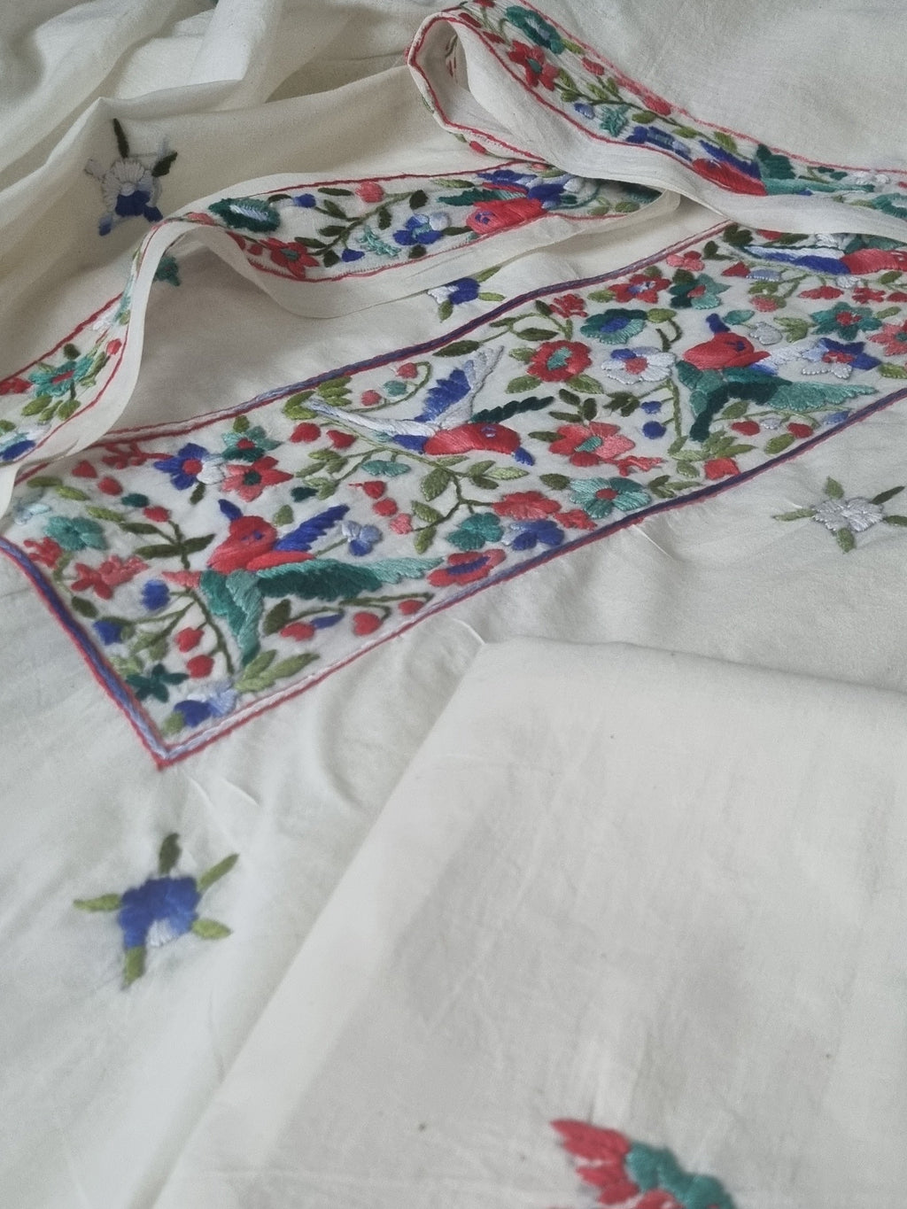 3-piece cream Parsi Gara hand-embroidered unstitched suit – dupatta with green blue floral motifs