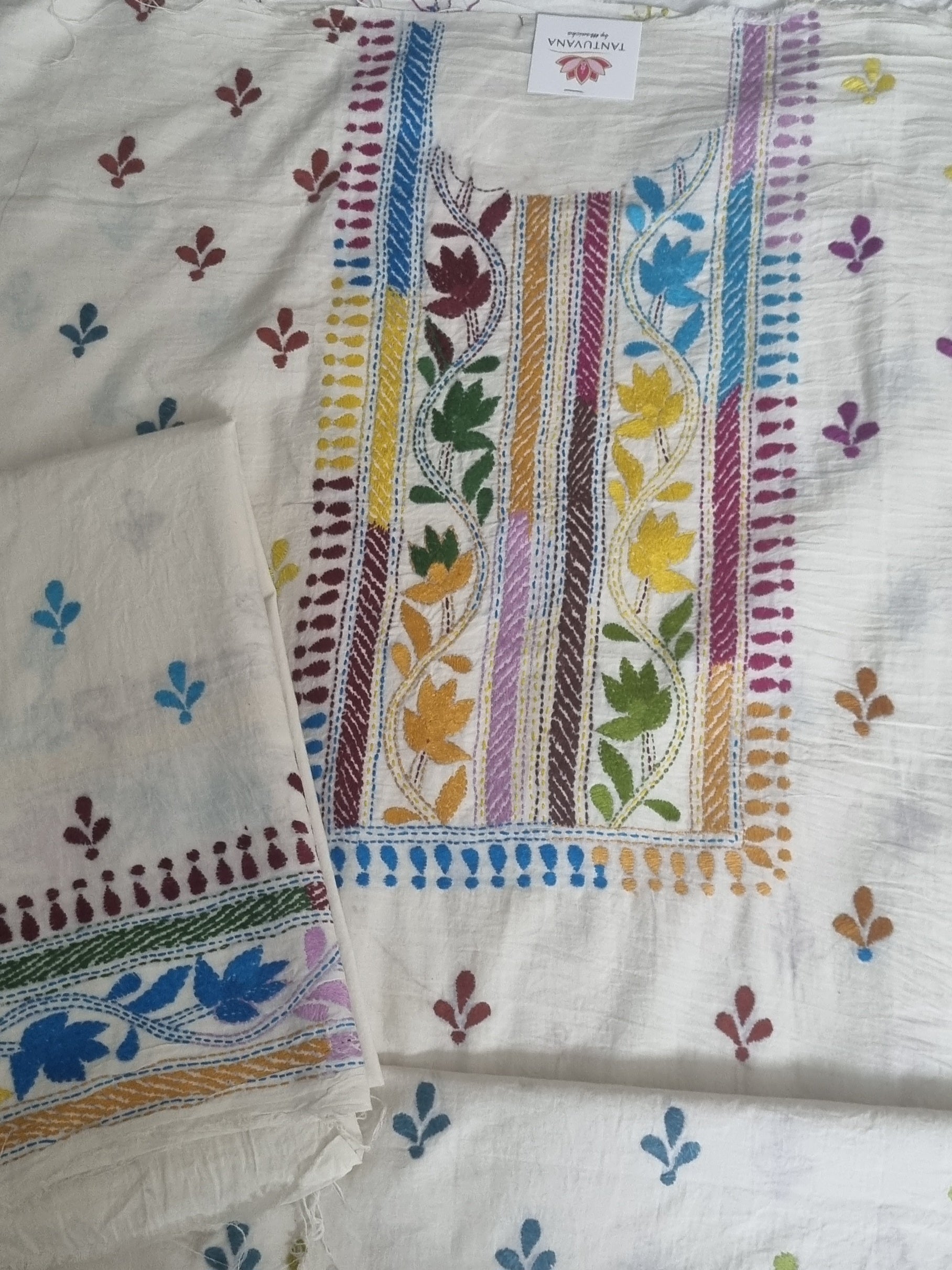 Unstitched Kantha work co-ord set in cream cotton – embroidery pattern view