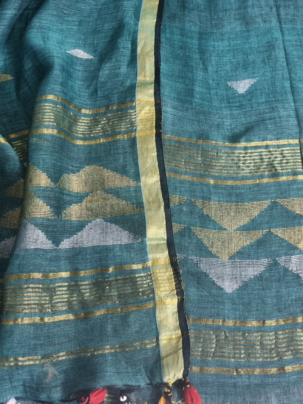 Teal green 60 Lea linen Kurta Dupatta fabric – all-over inverted triangle motifs, handloom unstitched suit material