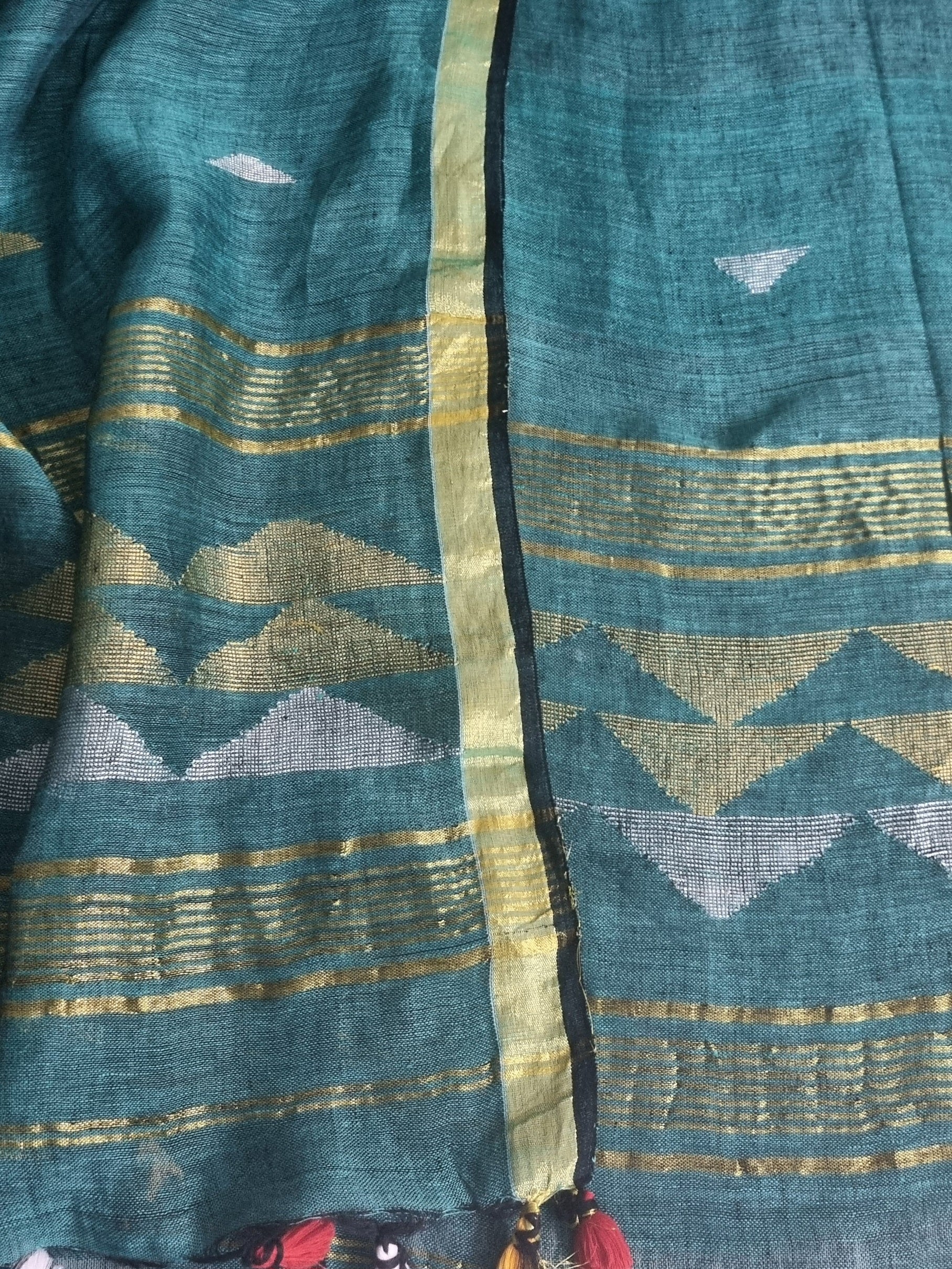 Teal green 60 Lea linen Kurta Dupatta fabric – all-over inverted triangle motifs, handloom unstitched suit material