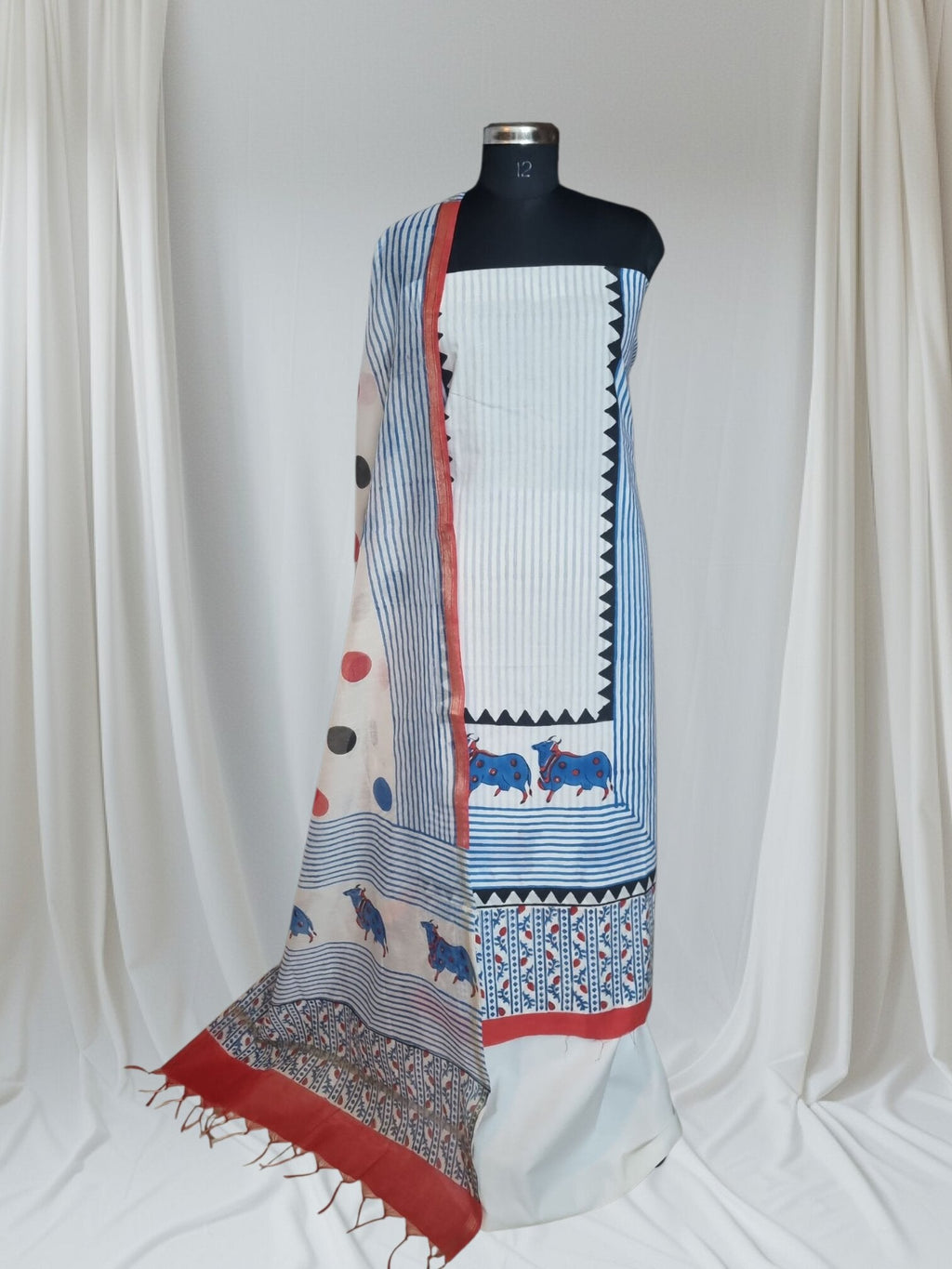 Chanderi silk dupatta and cotton kurta fabric – Pichwai print detail shot
