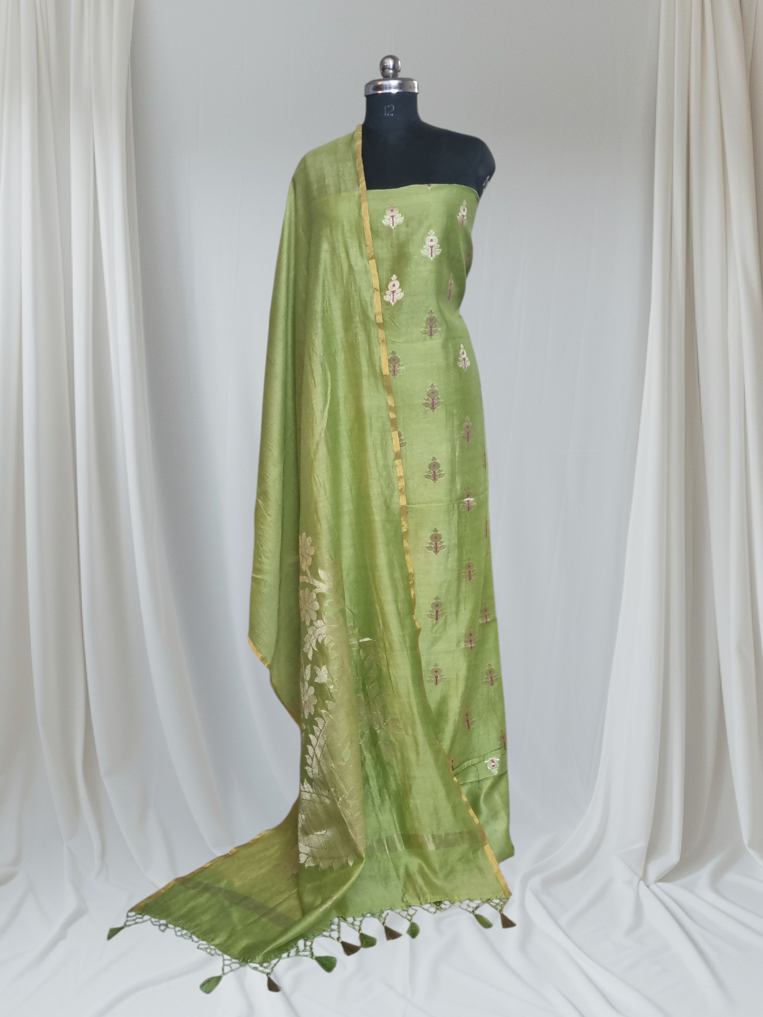 Handwoven Banarasi Karwa Booti 3-piece unstitched suit in elaichi green — dupatta and fabric detail