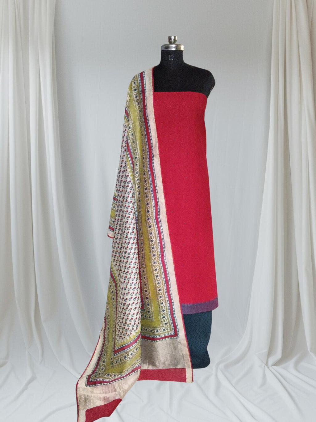 Handloom cotton suit set with Chanderi silk dupatta in red and blue – editorial portrait