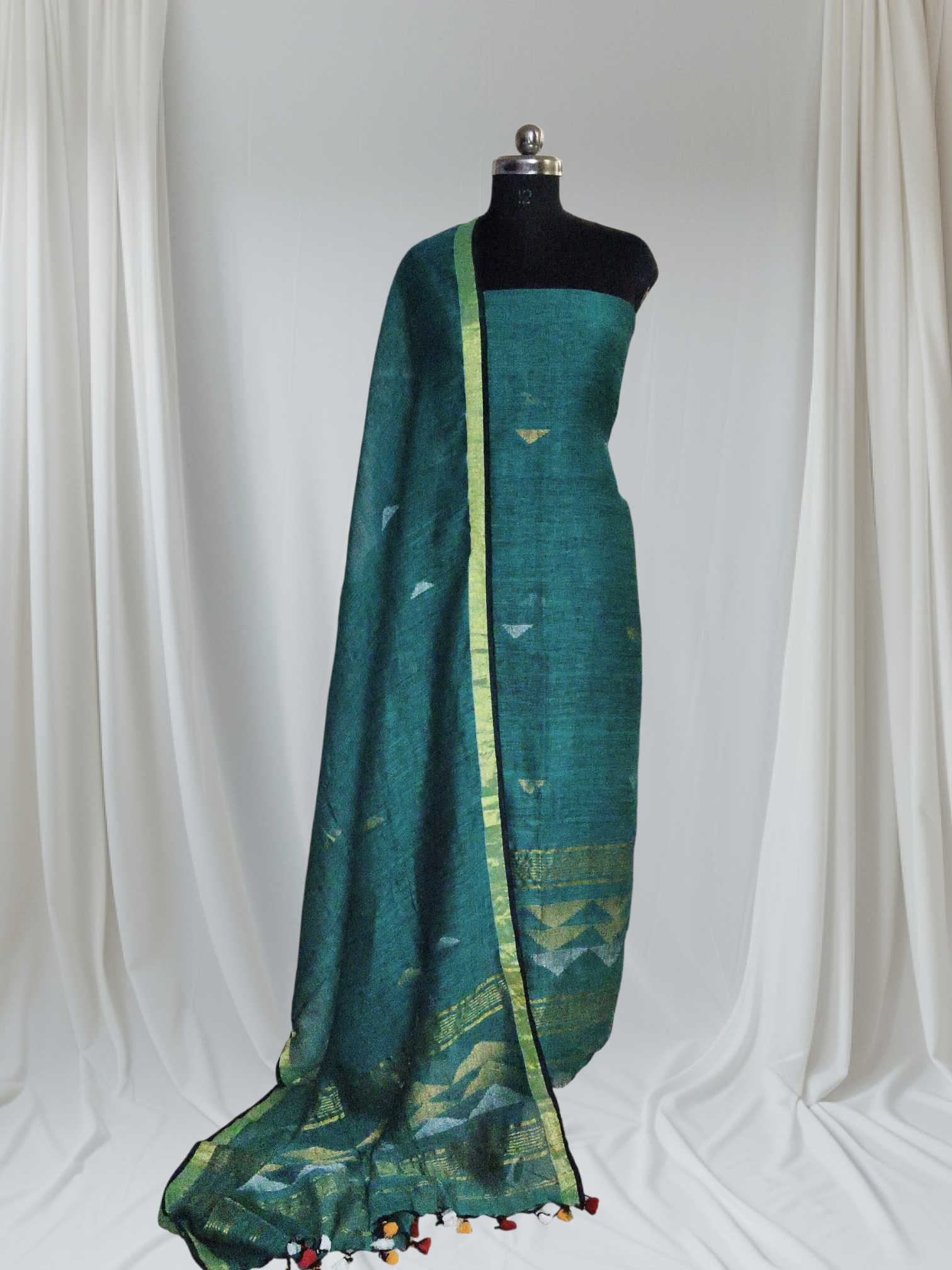 Model wearing teal green handwoven 60 Lea linen unstitched suit – Indian handloom 2-piece Kurta Dupatta set