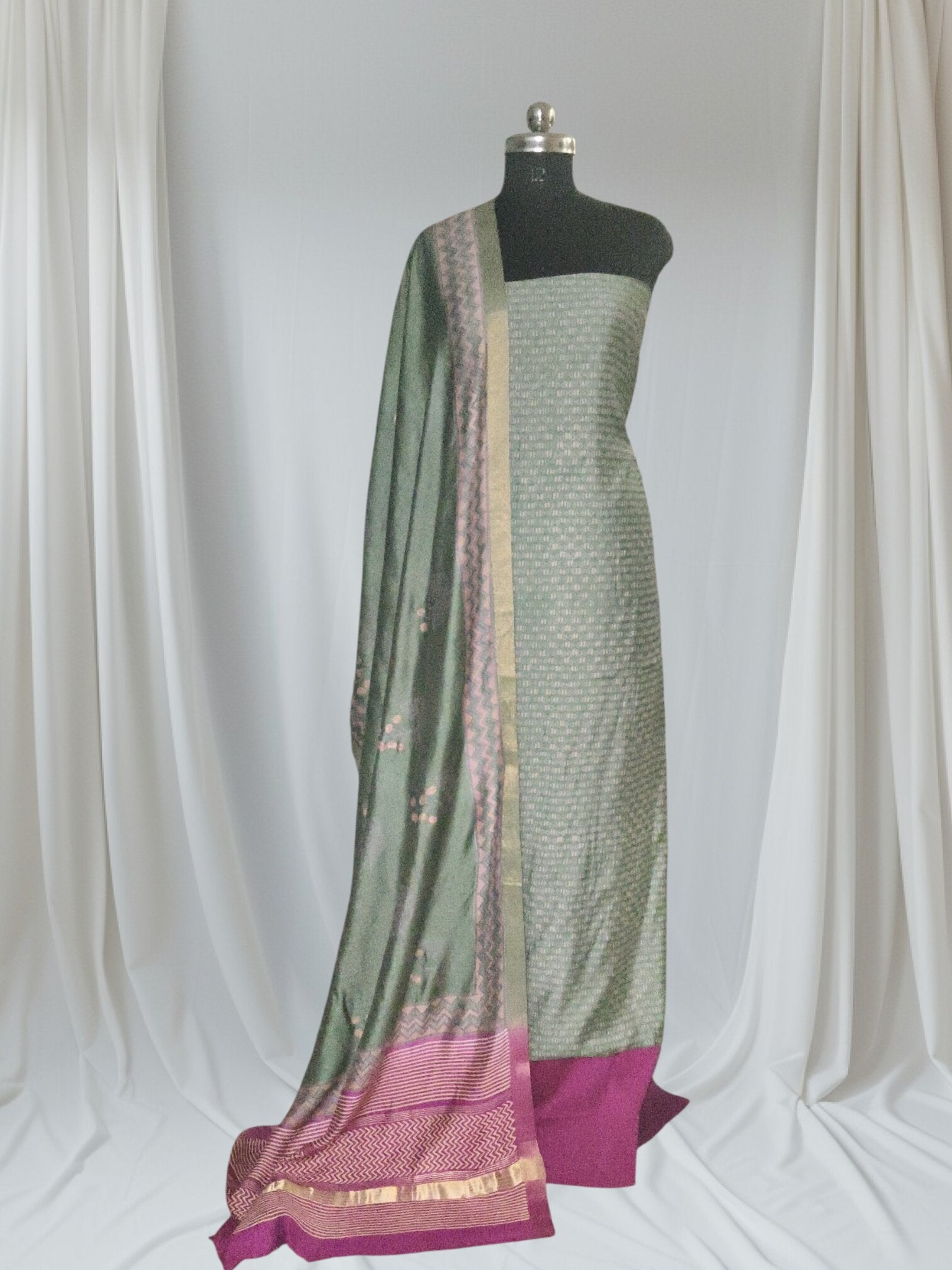 Premium handloom Maheshwari silk 3-piece set – forest green and purple kurta dupatta