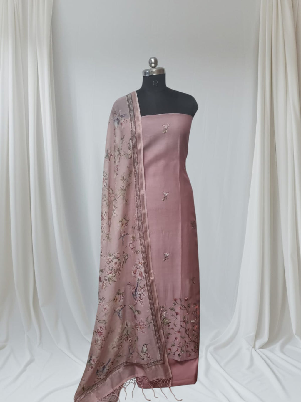 Dusky pink embroidered suit set – fabric texture and border detail