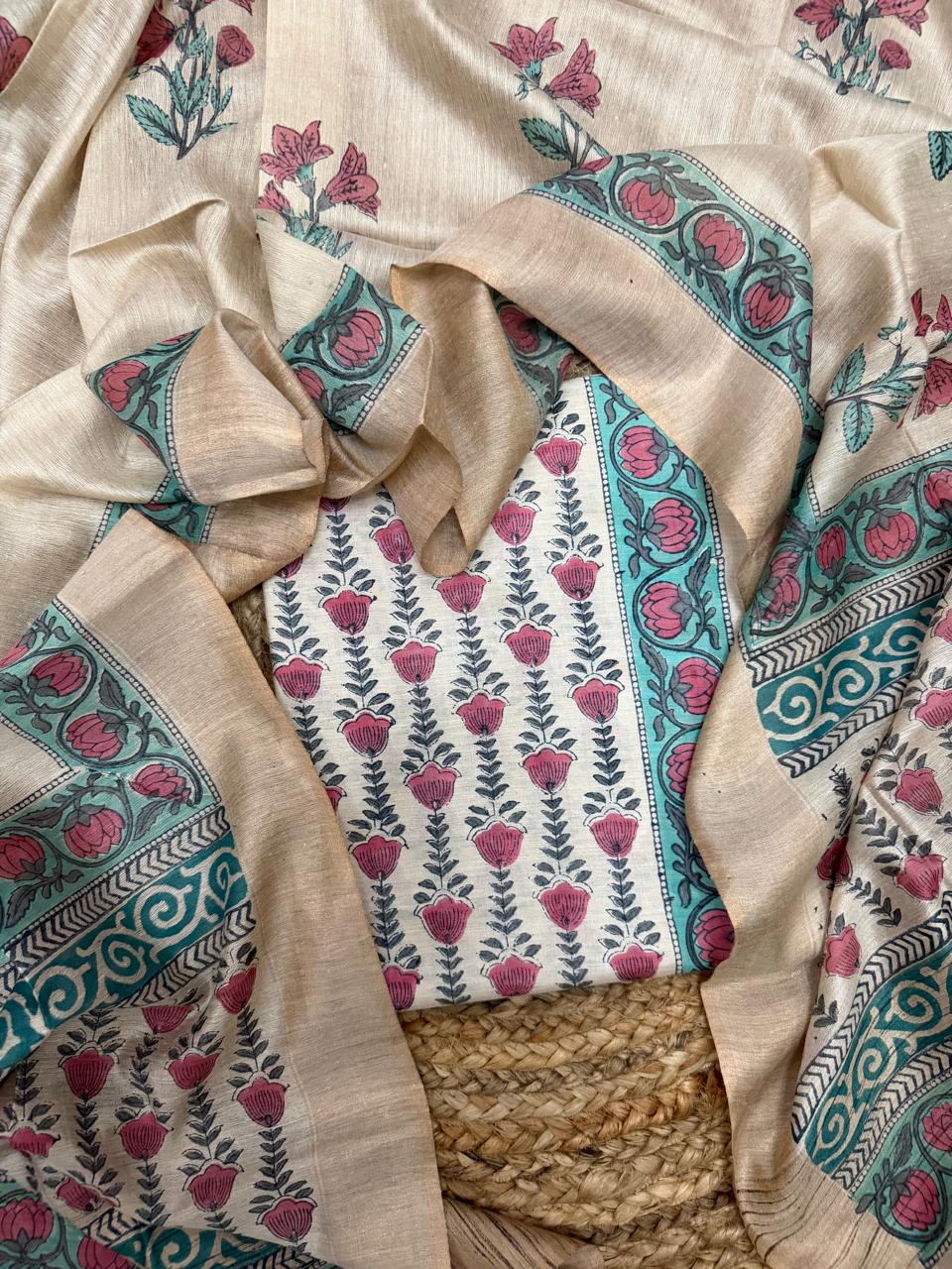Beige Munga Silk Dupatta & White Cotton Kameez Flat Lay – Pink Tulip Buta Block Print with Teal Lotus Border Close-Up