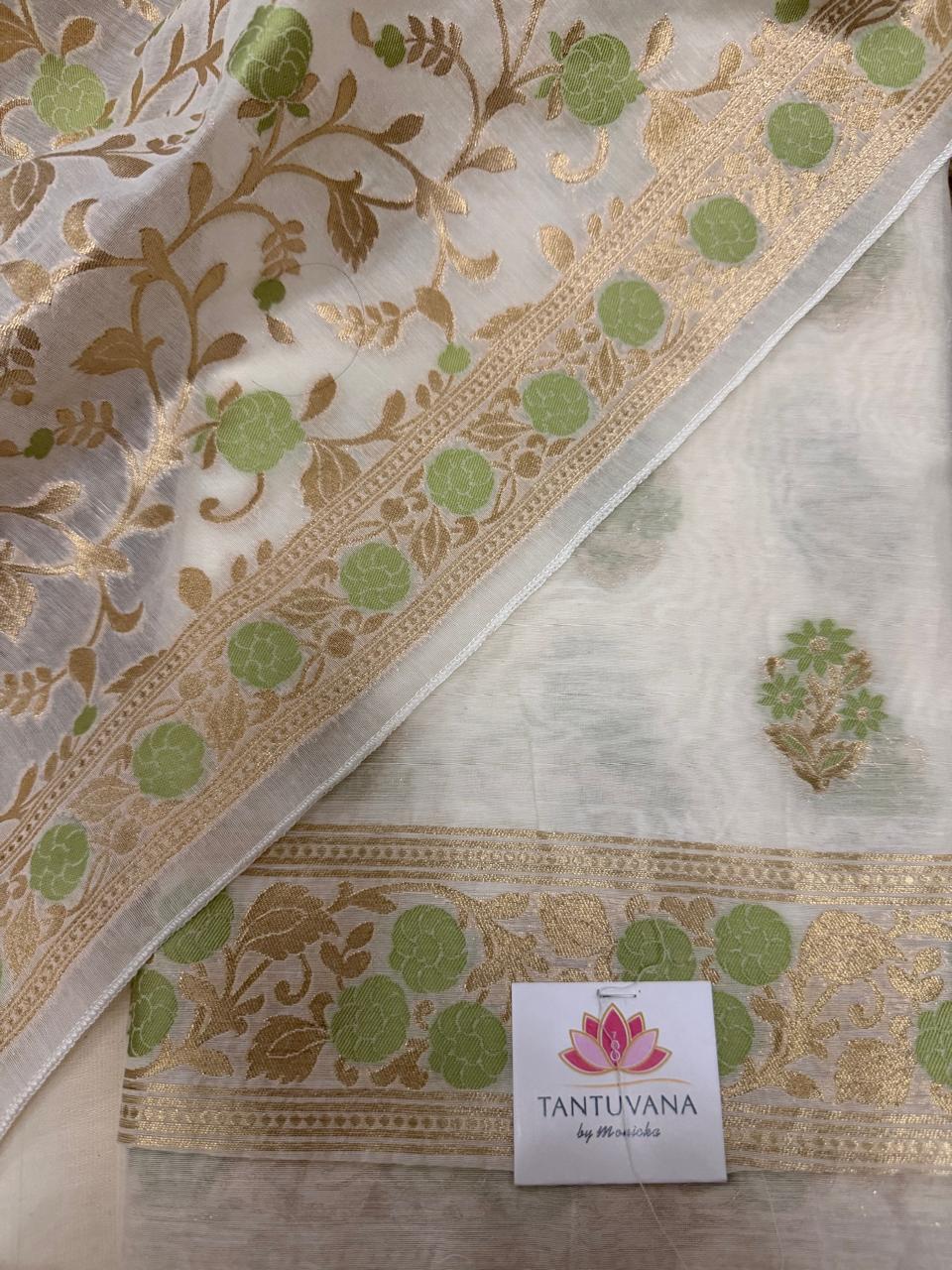 Cream Chanderi silk Banarasi woven dupatta – close-up of green floral jaal pattern with gold zari border